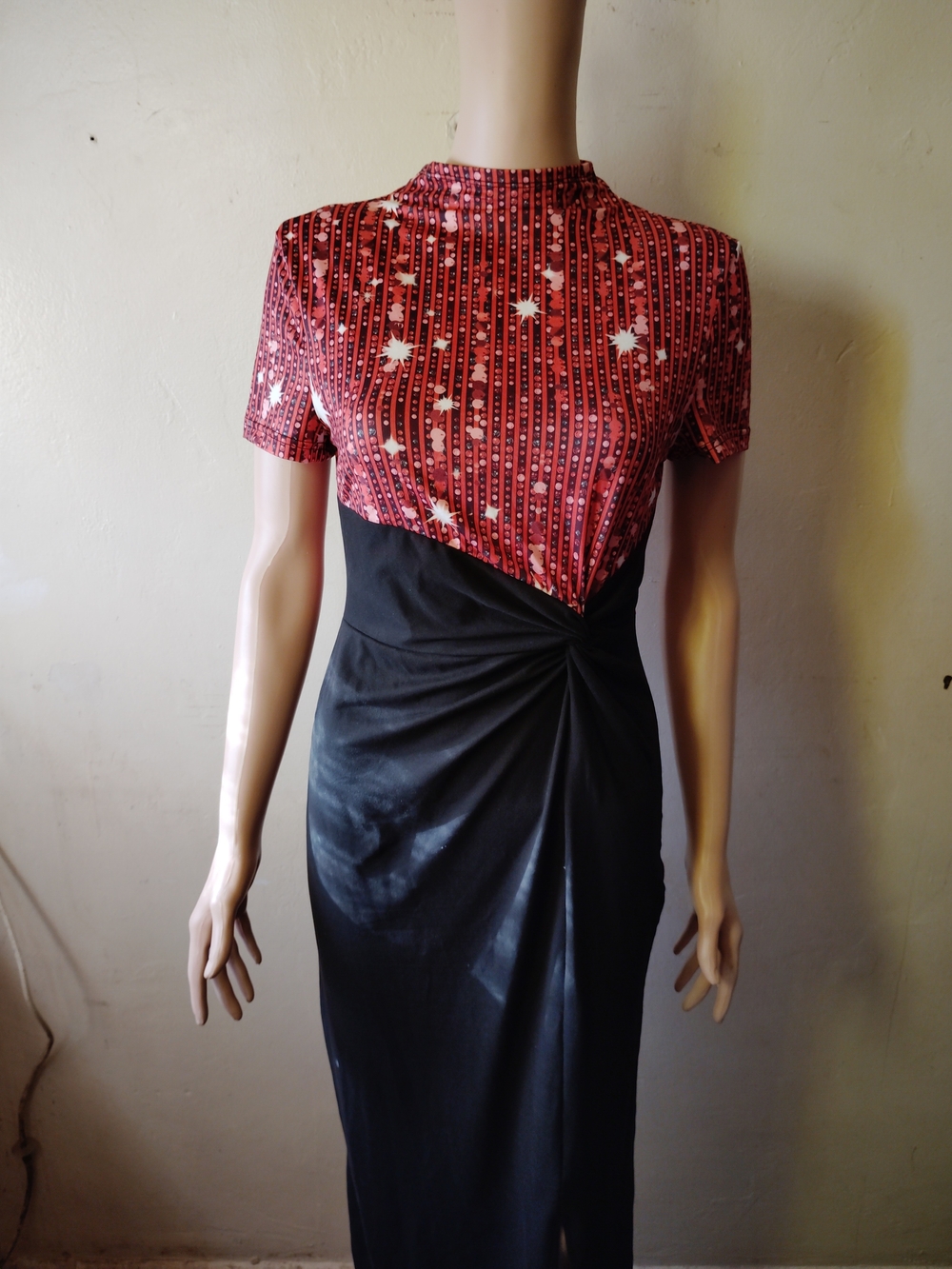 Red Patterned Short-Sleeve Midi Dress with Black Draped Waist